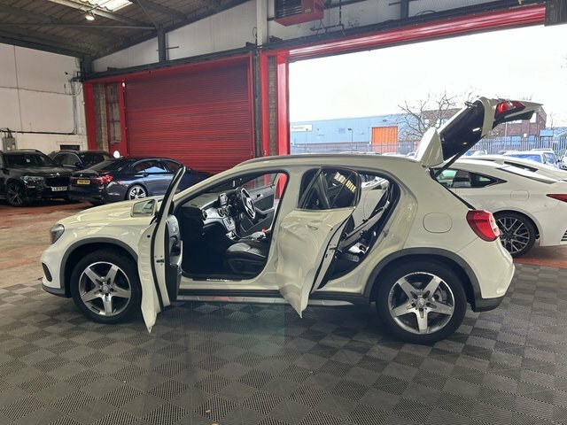 Mercedes-Benz GLA Class Automatic LL15KXH White #6