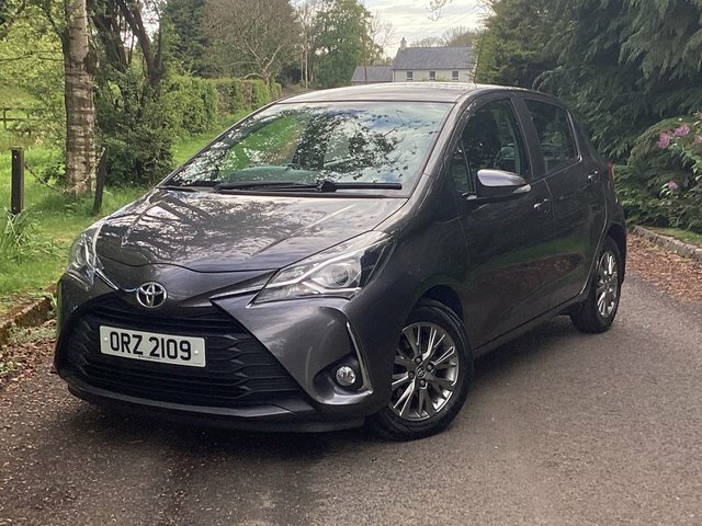 Toyota Yaris 1.5 Vvt-i Icon Hatchback Euro 6 Grey