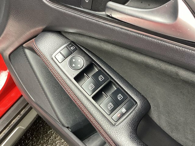 Mercedes-Benz GLA Class 2.1 Gla220 Cdi Amg Line Suv 7G-dct 4Mat IRZ3105 Red #5
