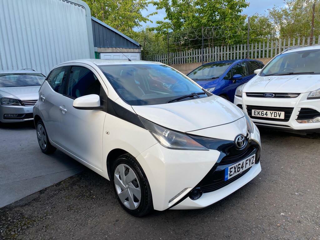 Toyota Aygo 1.0 Vvt-i X-play Euro 5 EX64FYZ White #6