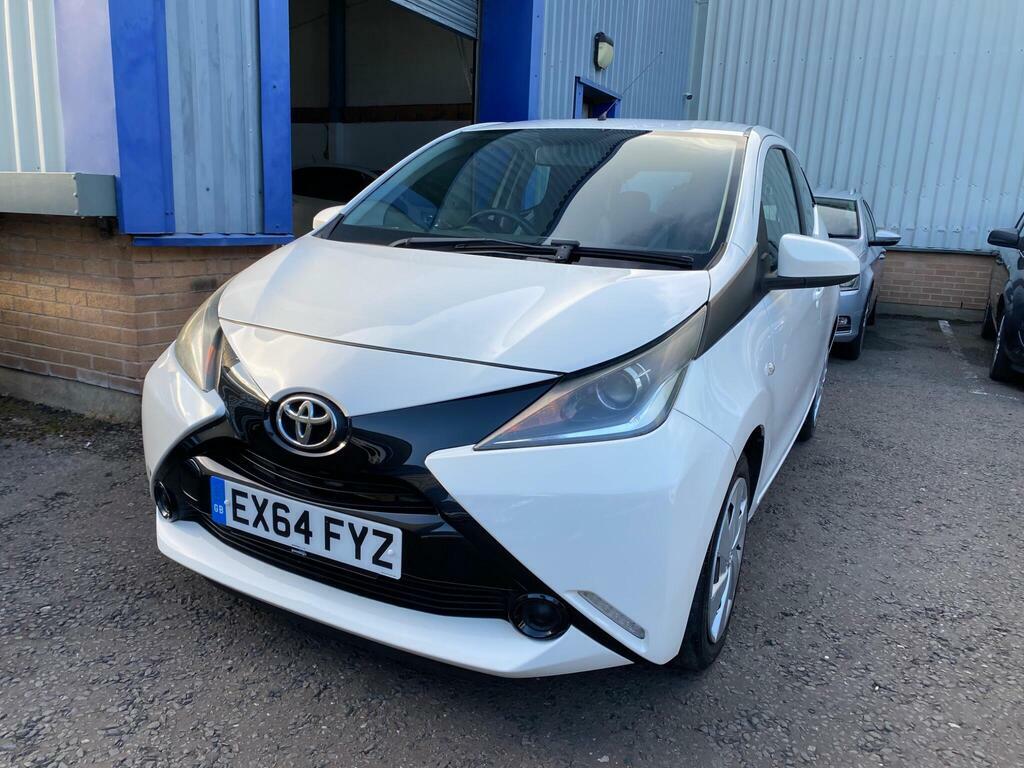 Toyota Aygo 1.0 Vvt-i X-play Euro 5 EX64FYZ White #3