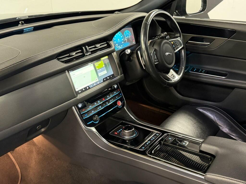 Jaguar XF Estate 3.0D V6 S Sportbrake Euro 6 Ss OE18AOX Black #2