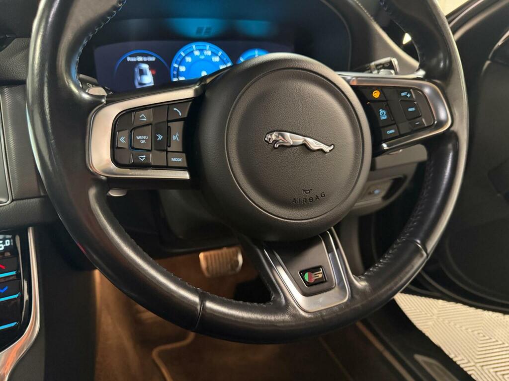 Jaguar XF Estate 3.0D V6 S Sportbrake Euro 6 Ss OE18AOX Black #4