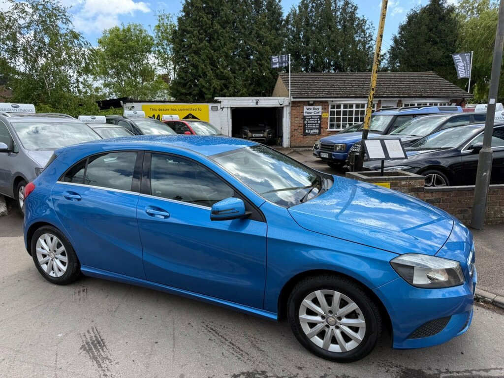 Mercedes-Benz A Class 1.5 A180 Cdi Se 7G-dct Euro 5 Ss KT15OXR Blue #2