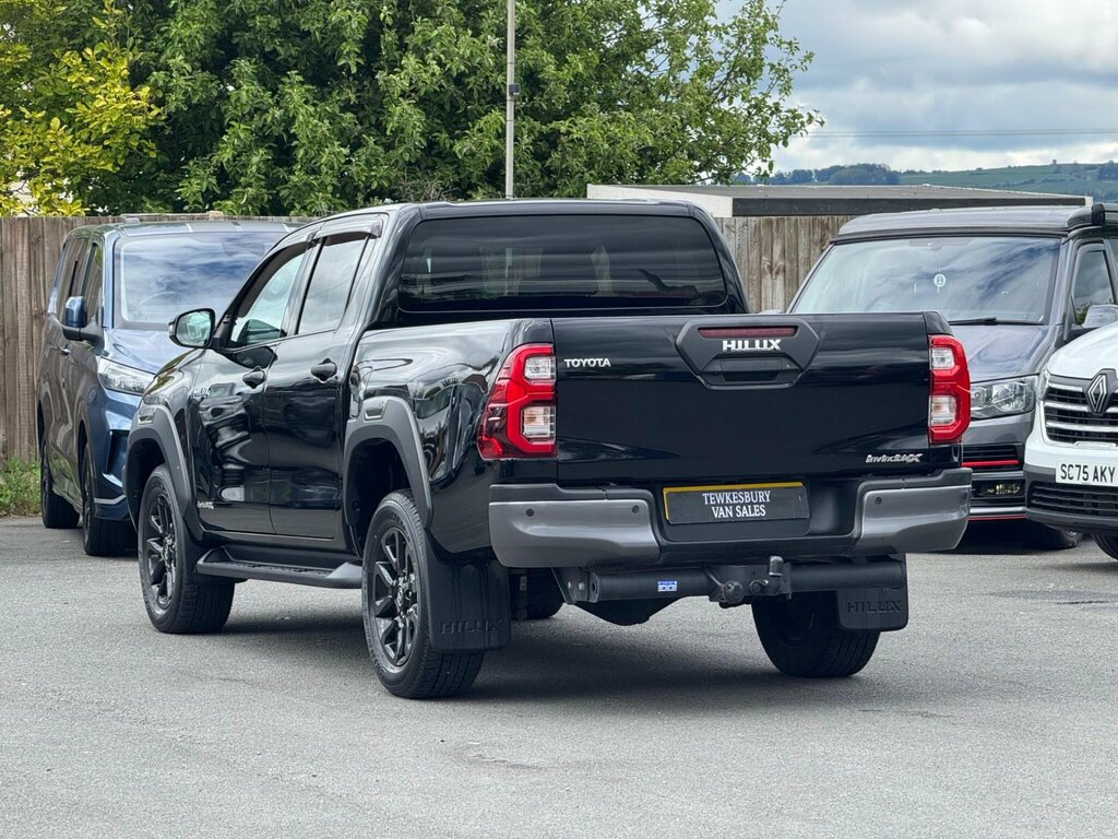 Toyota HILUX 2.8 D-4d Invincible X 4Wd Euro 6 Ss Black #4