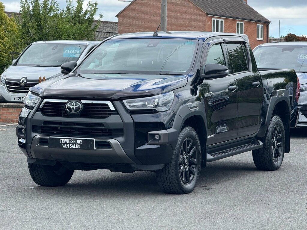 Toyota HILUX 2.8 D-4d Invincible X 4Wd Euro 6 Ss Black #3