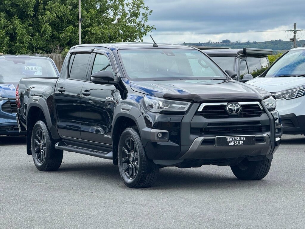 Toyota HILUX 2.8 D-4d Invincible X 4Wd Euro 6 Ss Black