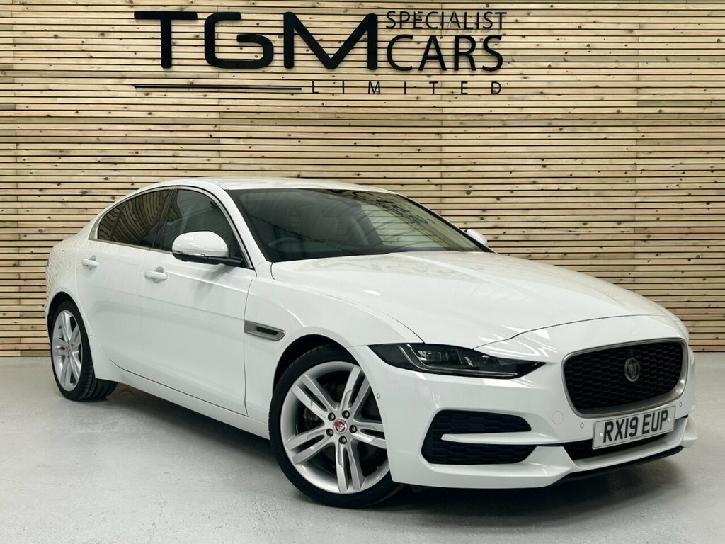 Jaguar XE 2L Hse White
