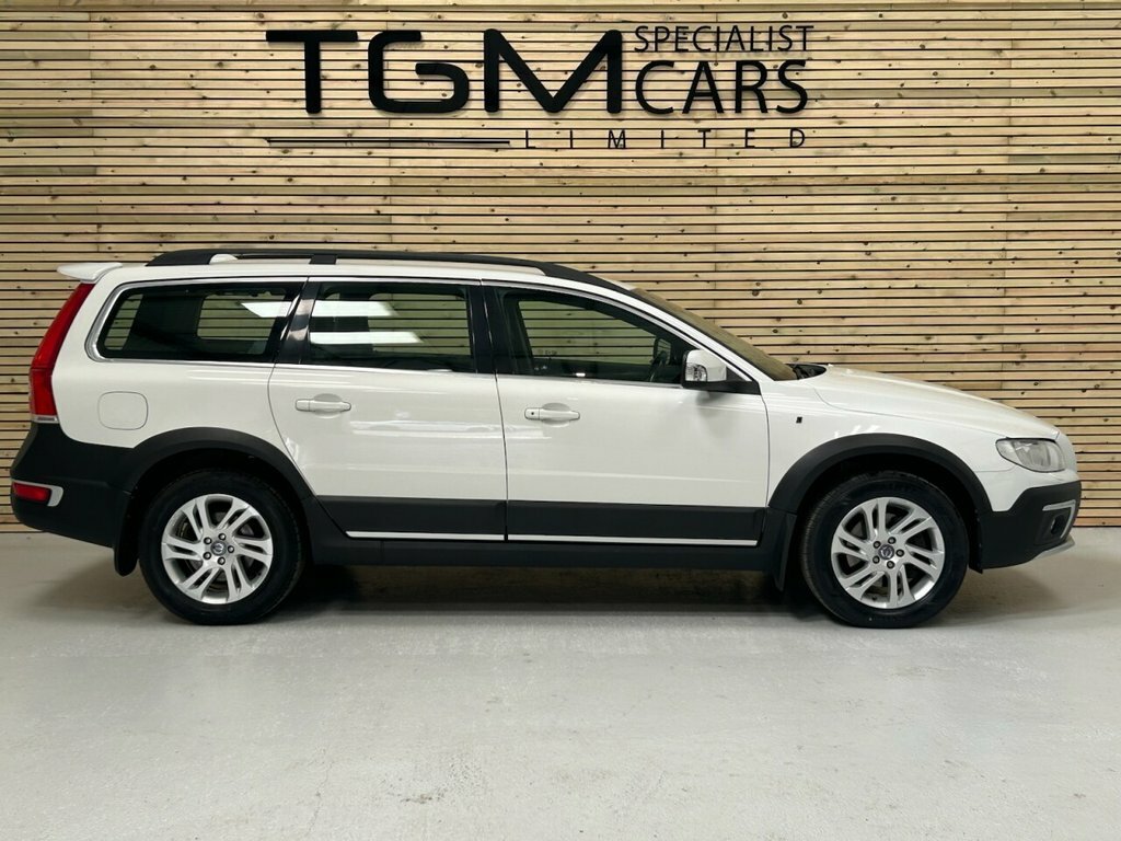 Volvo XC70 2.4L Se Nav White #5