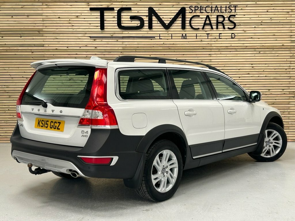 Volvo XC70 2.4L Se Nav White #3