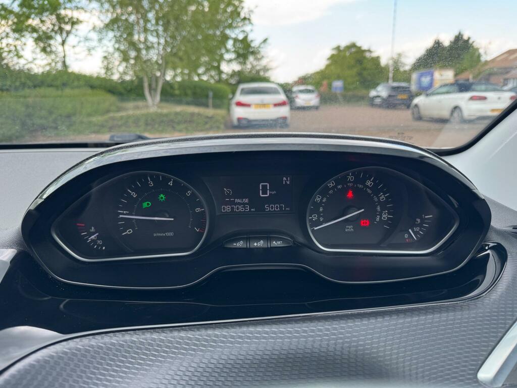Peugeot 2008 1.2 Puretech Active Etg Euro 6 Ss White #6