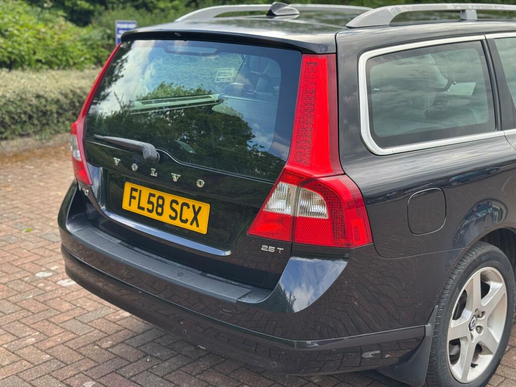 Volvo V70 D5 Se Lux Red #57