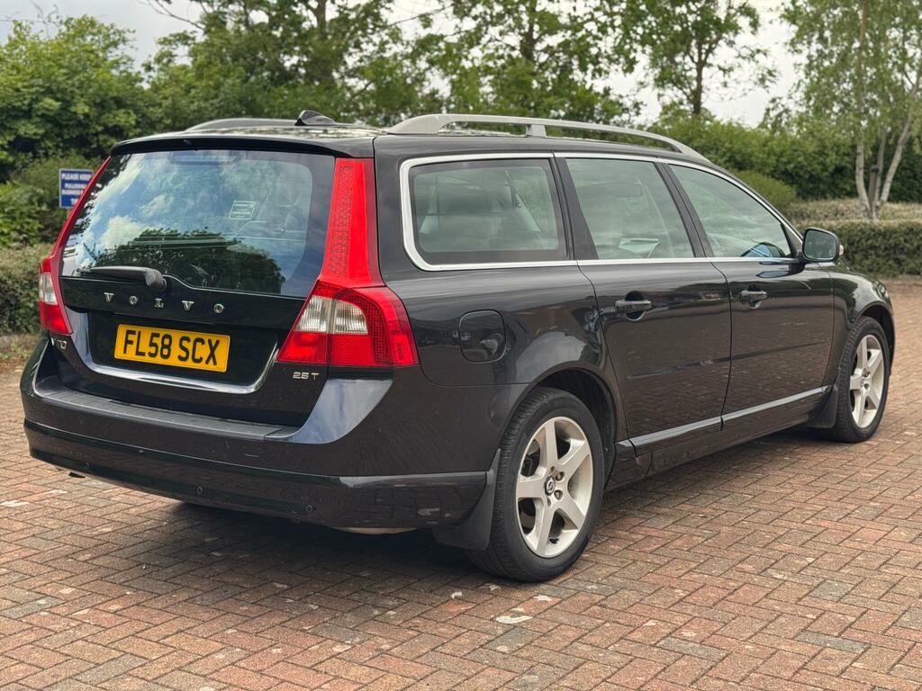 Volvo V70 D5 Se Lux Red #13
