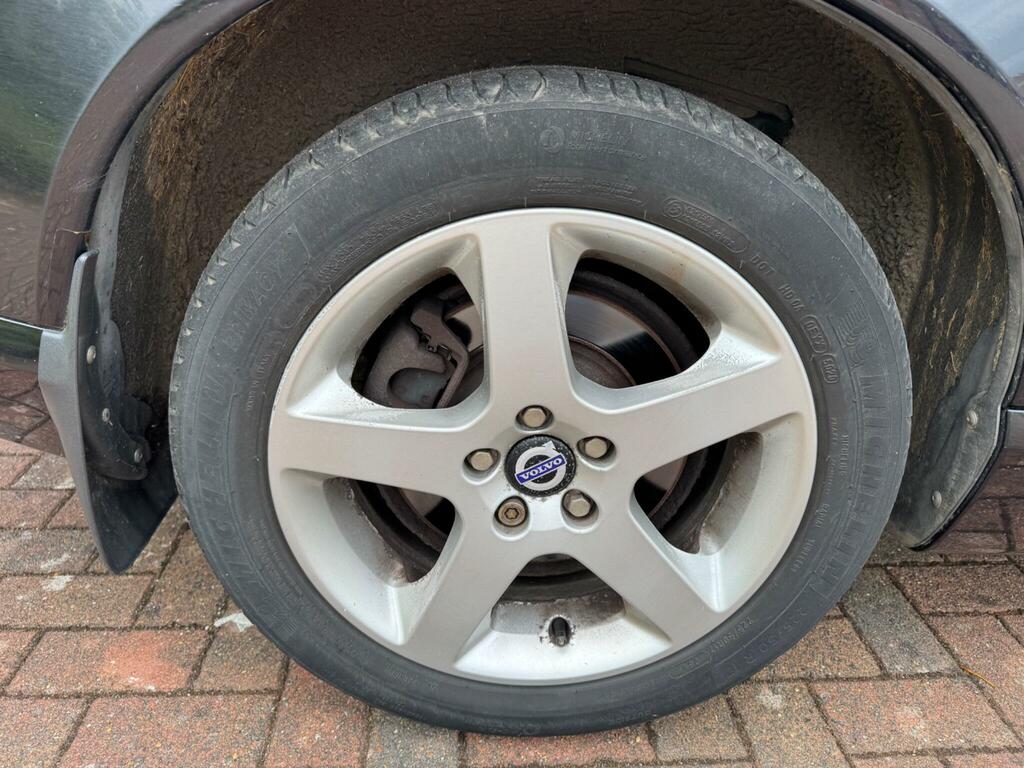 Volvo V70 D5 Se Lux Red #68