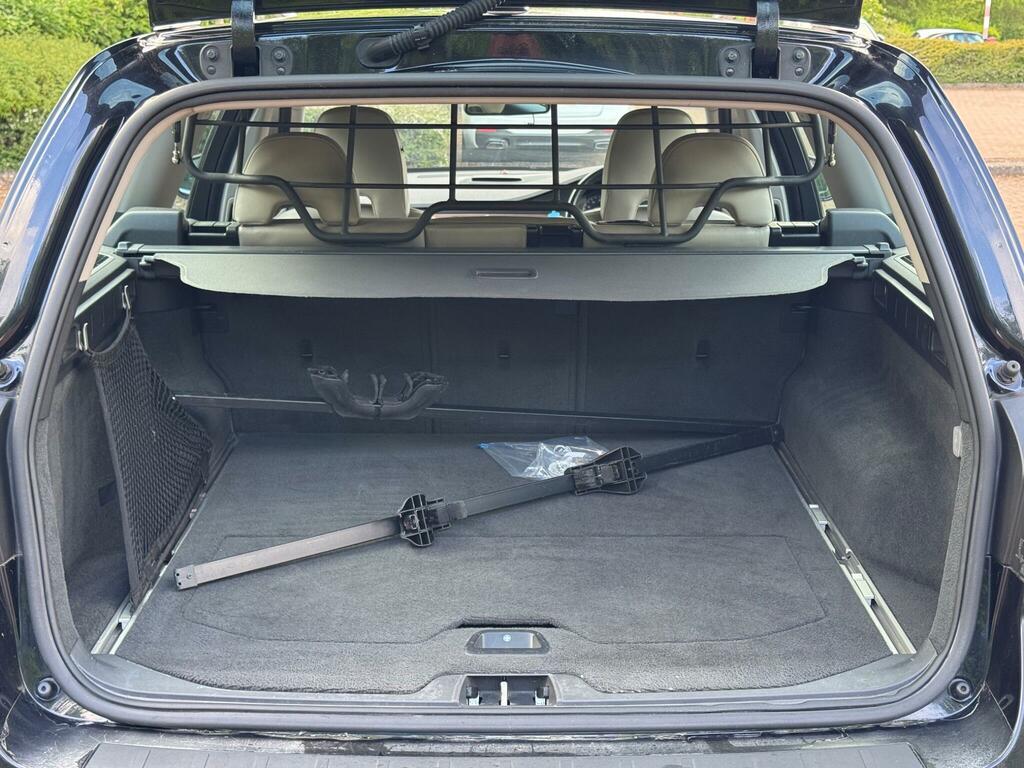 Volvo V70 D5 Se Lux Red #53