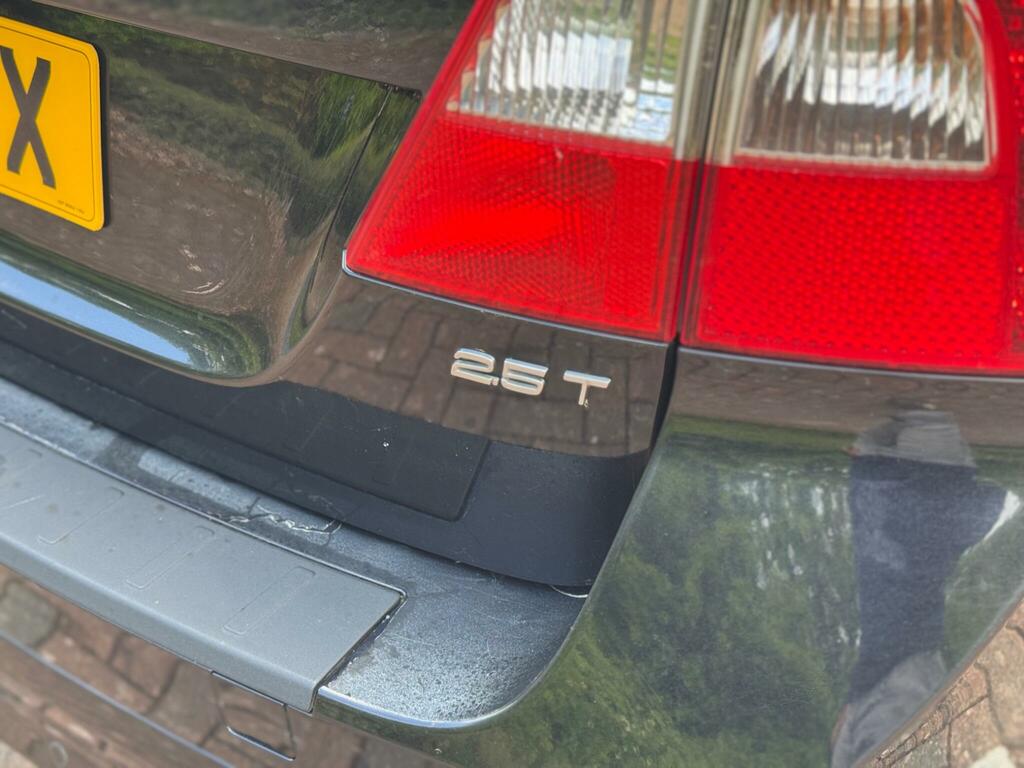 Volvo V70 D5 Se Lux Red #59