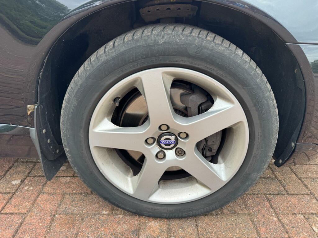 Volvo V70 D5 Se Lux Red #65