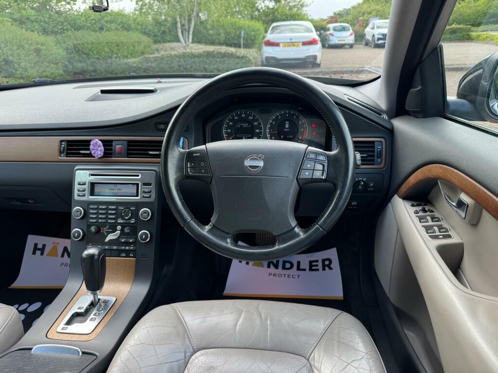 Volvo V70 D5 Se Lux Red #16