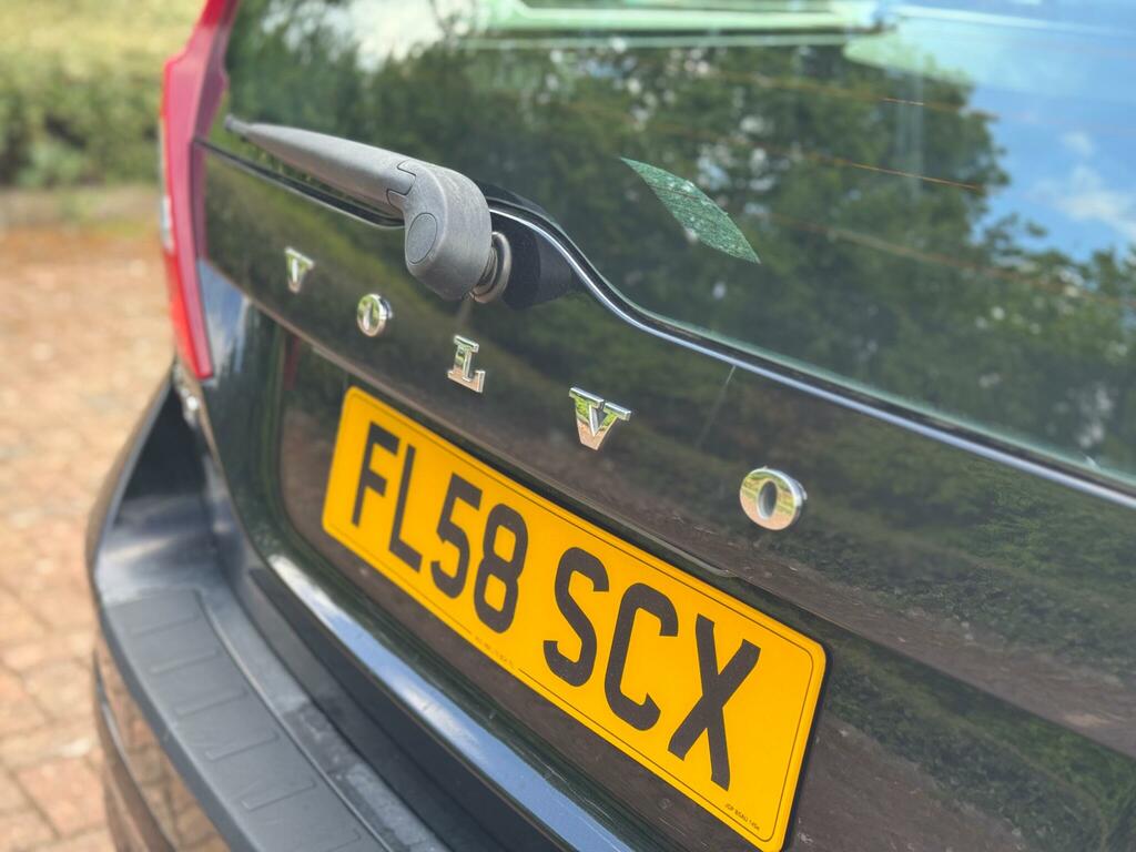 Volvo V70 D5 Se Lux Red #58