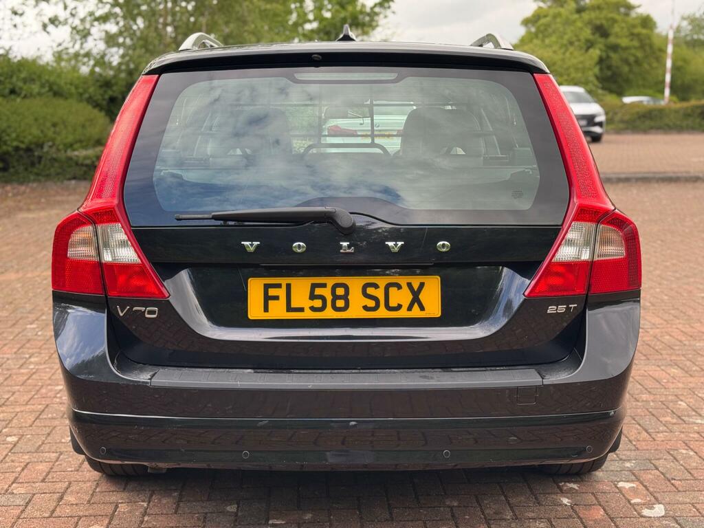 Volvo V70 D5 Se Lux Red #8