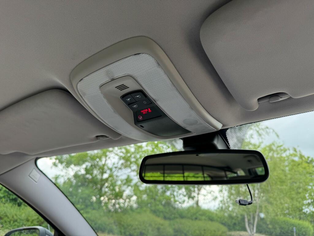 Volvo V70 D5 Se Lux Red #30