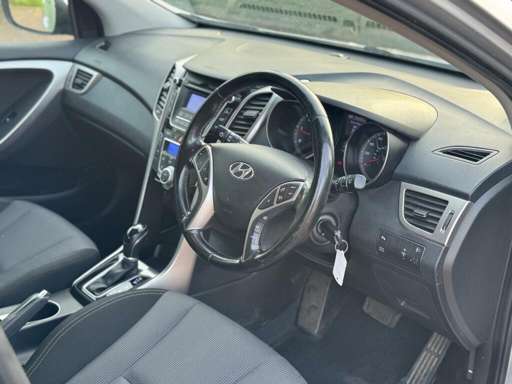 Hyundai I30 1.6 Crdi Style Euro 5 Silver #3