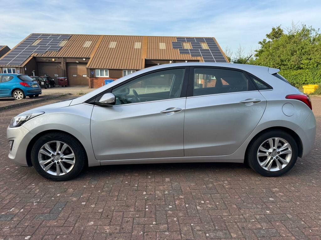 Hyundai I30 1.6 Crdi Style Euro 5 Silver #4
