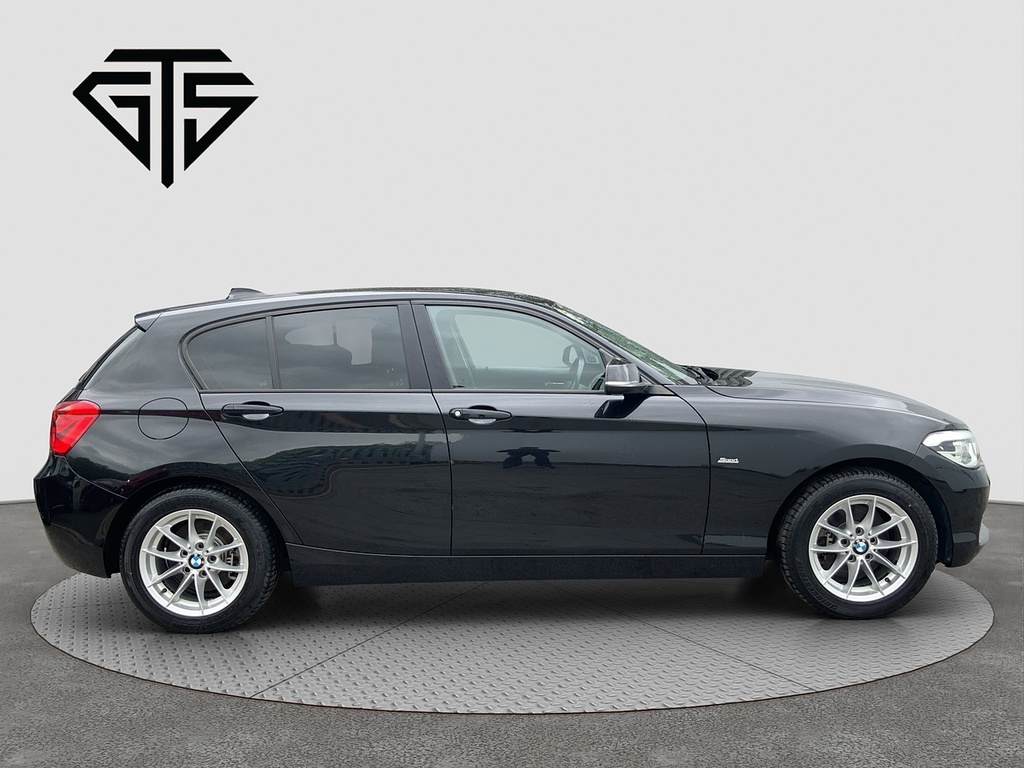 BMW 1 Series 118D Sports Black #2