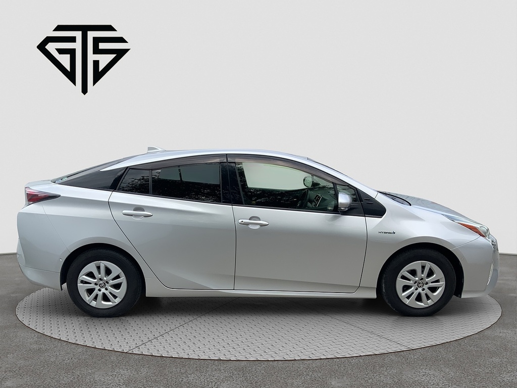 Toyota Prius S Safetyplus Silver #2