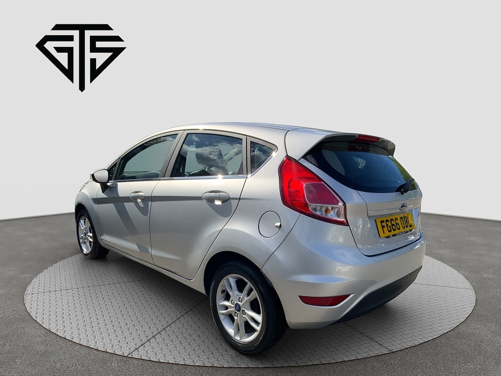 Ford Fiesta Zetec Silver #5