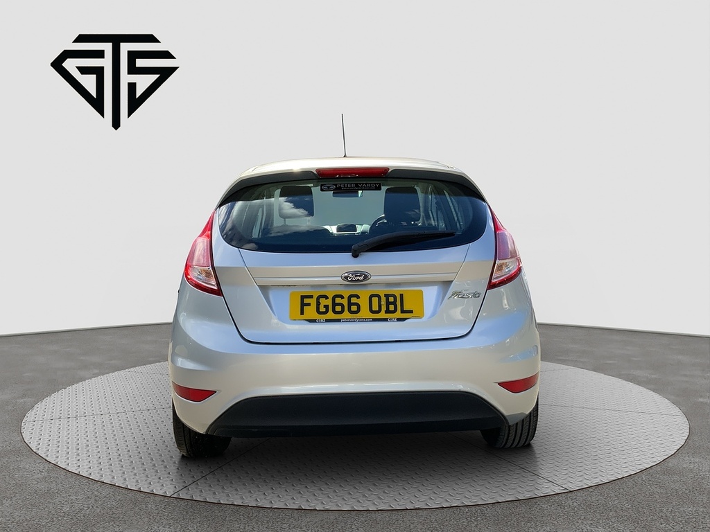 Ford Fiesta Zetec Silver #4