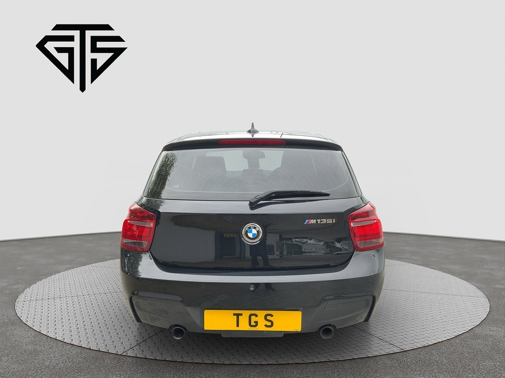 BMW M1 Hatchback Black #4