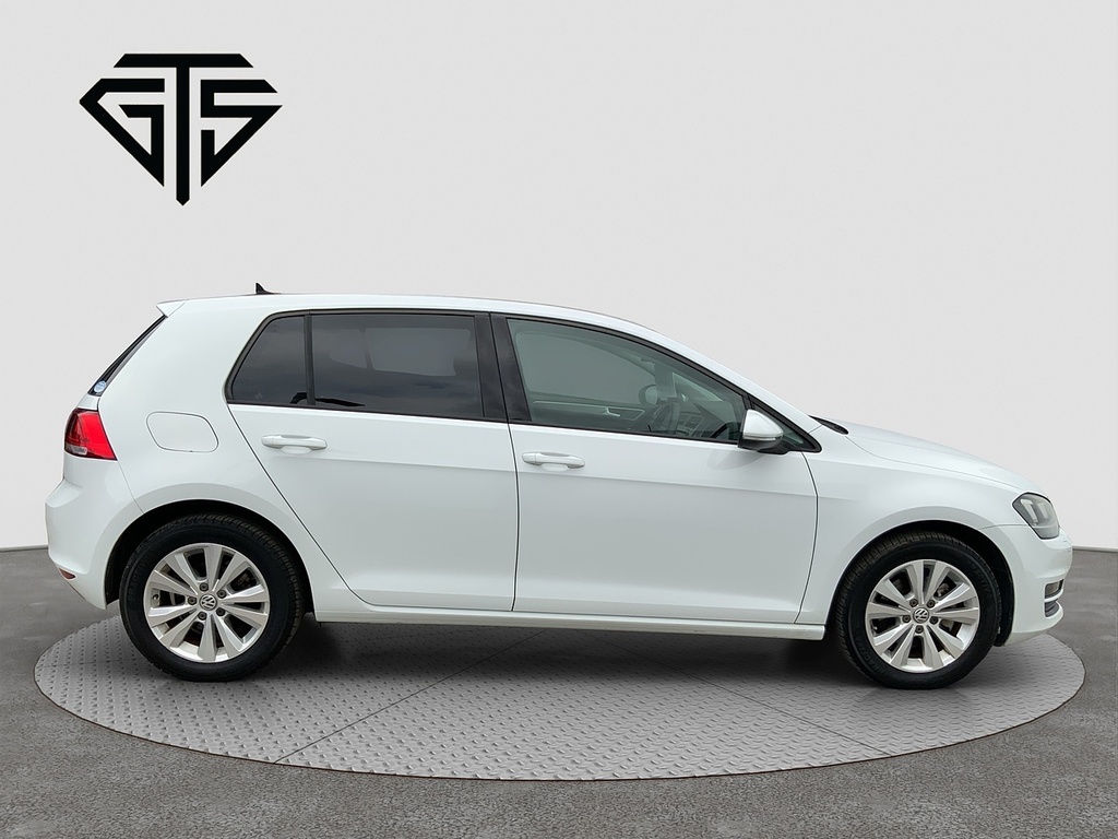Volkswagen Golf Tsi Comfortline Bluemotiontechnology White #2