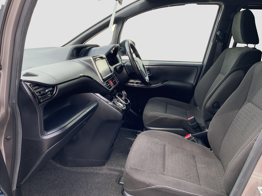 Toyota Noah Voxy Hybrid Zwr80 Silver #13