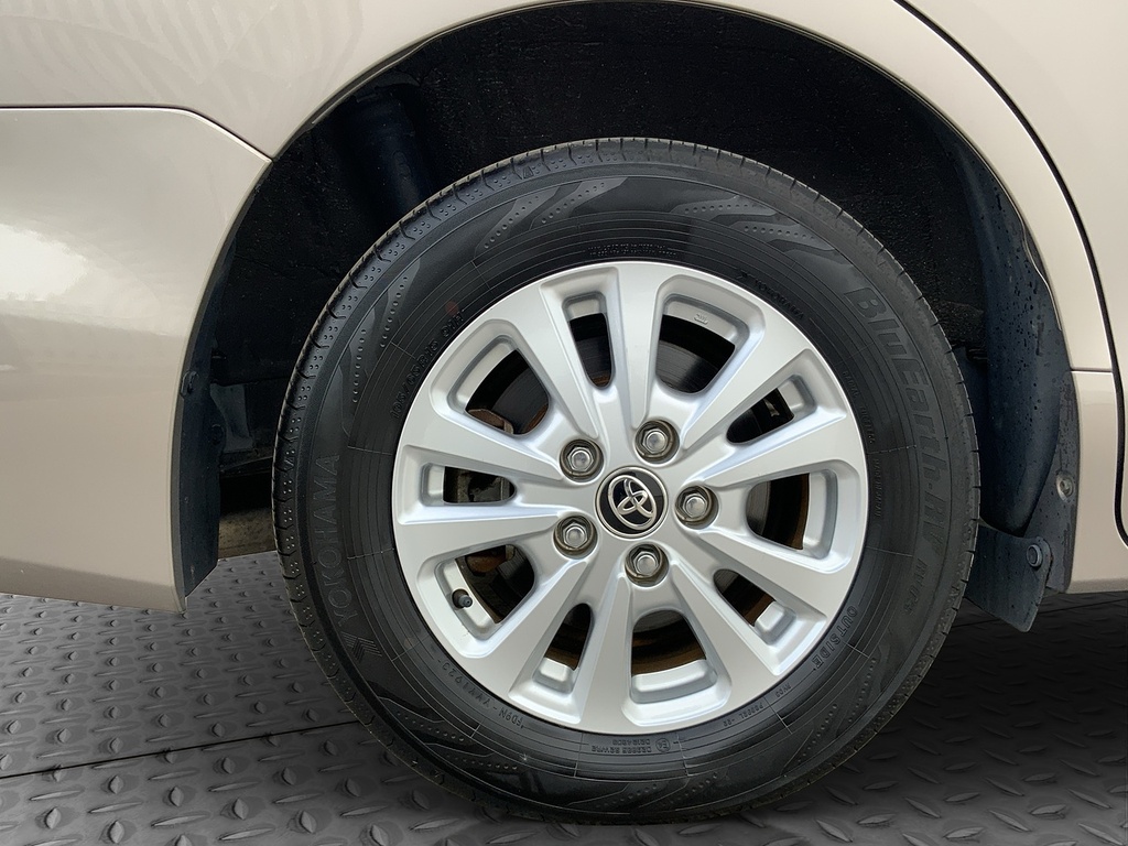 Toyota Noah Voxy Hybrid Zwr80 Silver #22