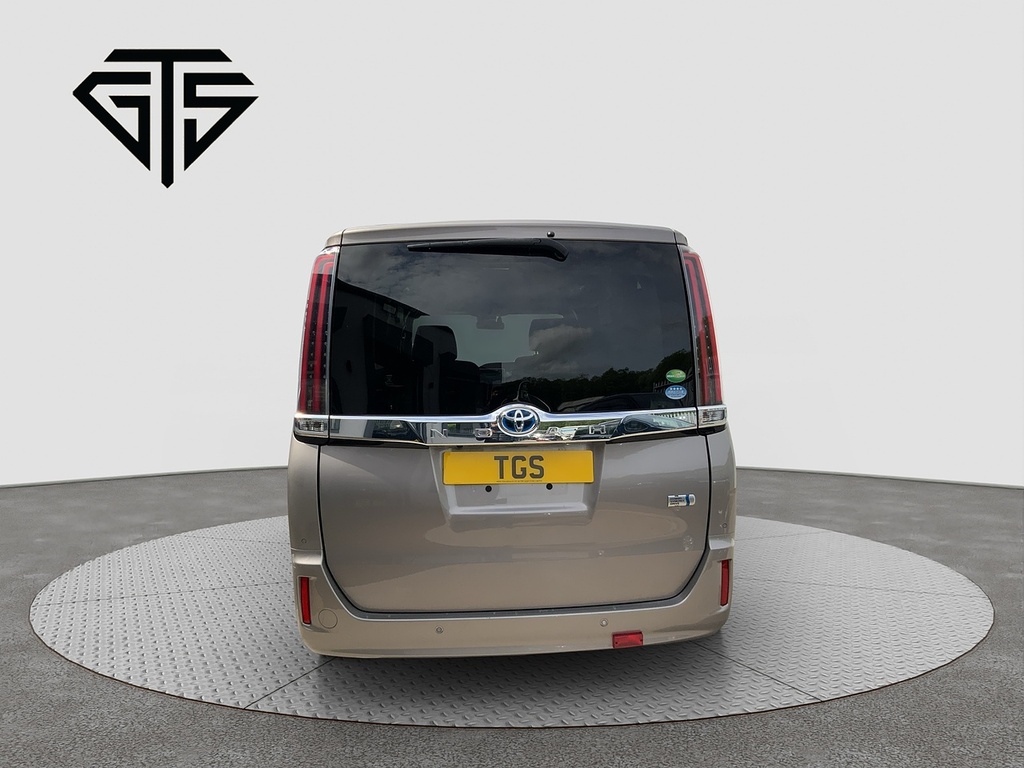 Toyota Noah Hybrid G Brown #4