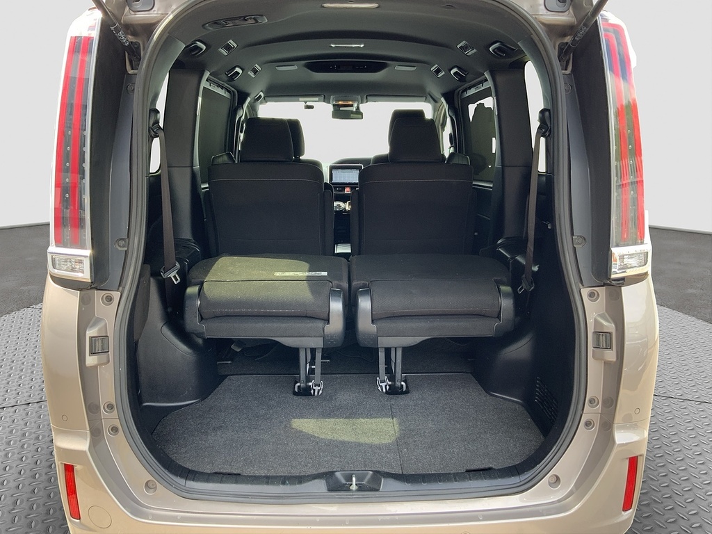 Toyota Noah Voxy Hybrid Zwr80 Silver #19