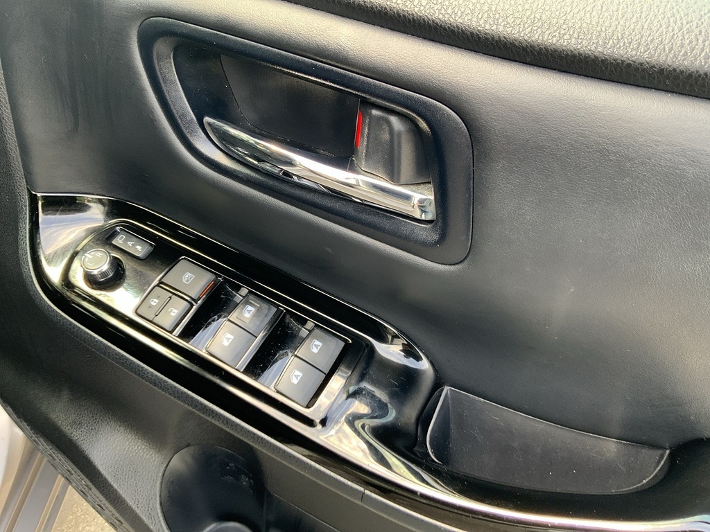 Toyota Noah Voxy Hybrid Zwr80 Silver #12