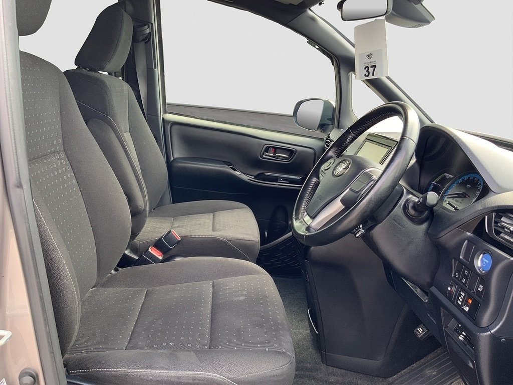 Toyota Noah Voxy Hybrid Zwr80 Silver #11