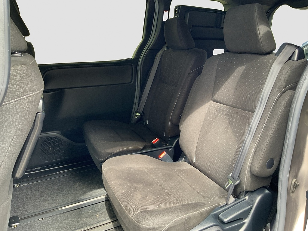 Toyota Noah Voxy Hybrid Zwr80 Silver #17