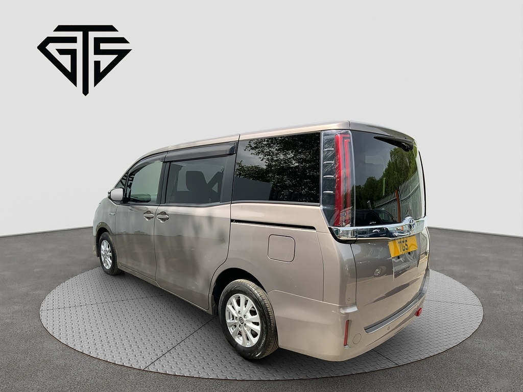 Toyota Noah Hybrid G Brown #5