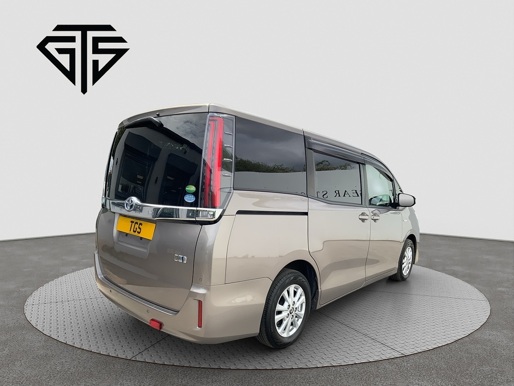 Toyota Noah Hybrid G Brown #3