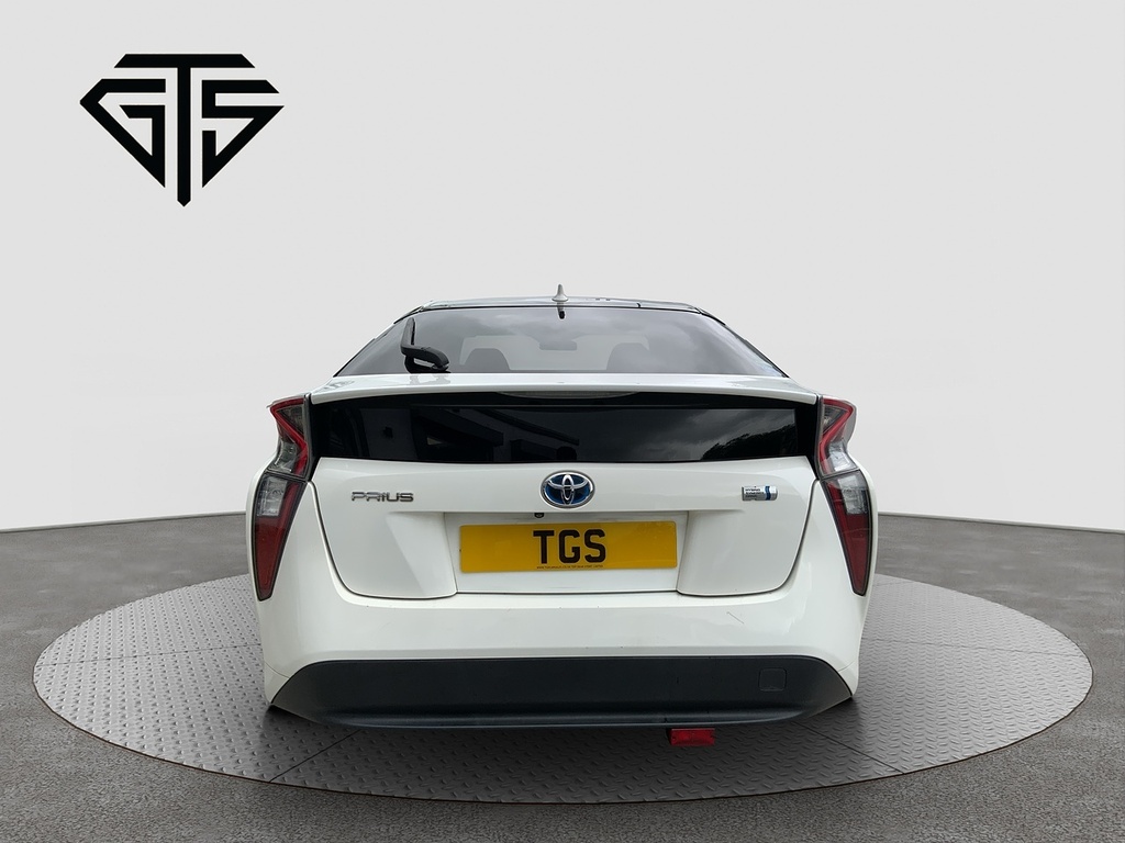 Toyota Prius S White #4
