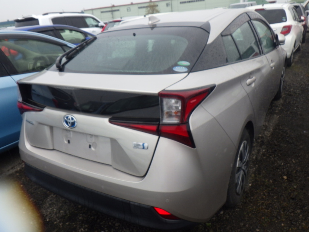Toyota Prius A Beige #3