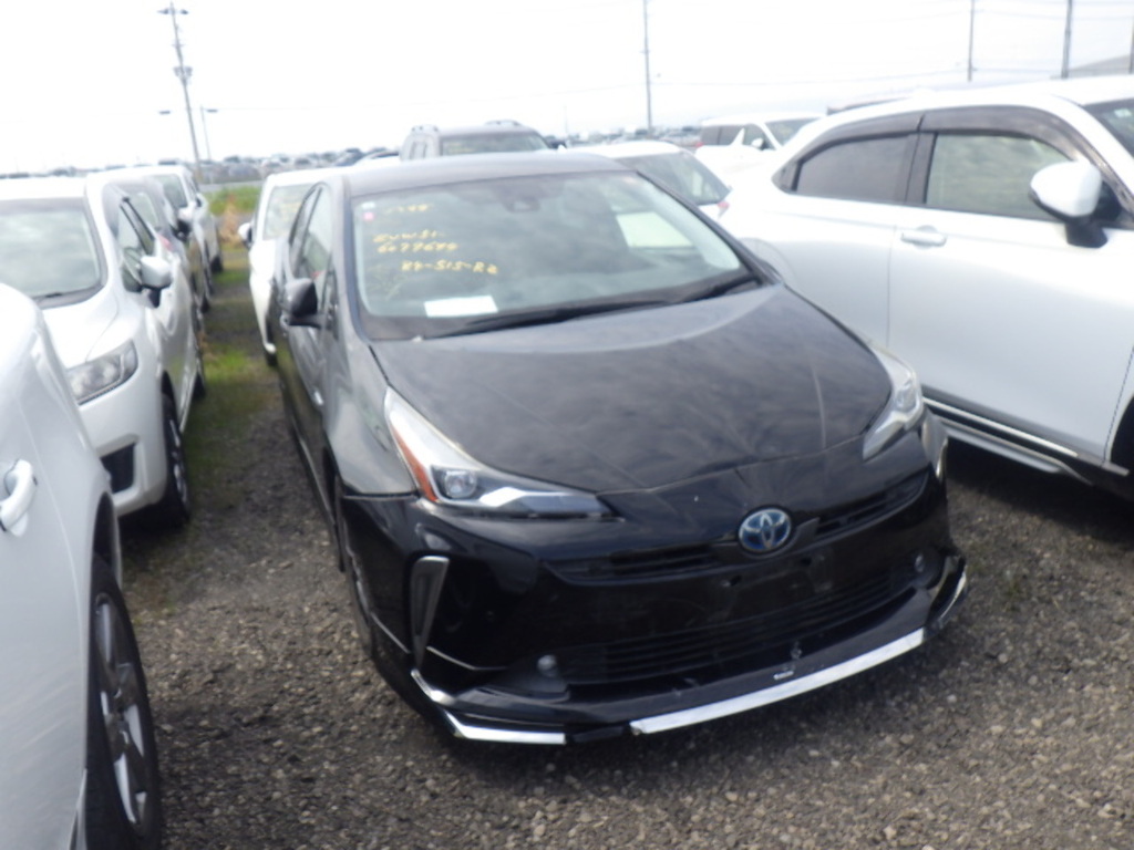 Toyota Prius S Touring Selection Black #2