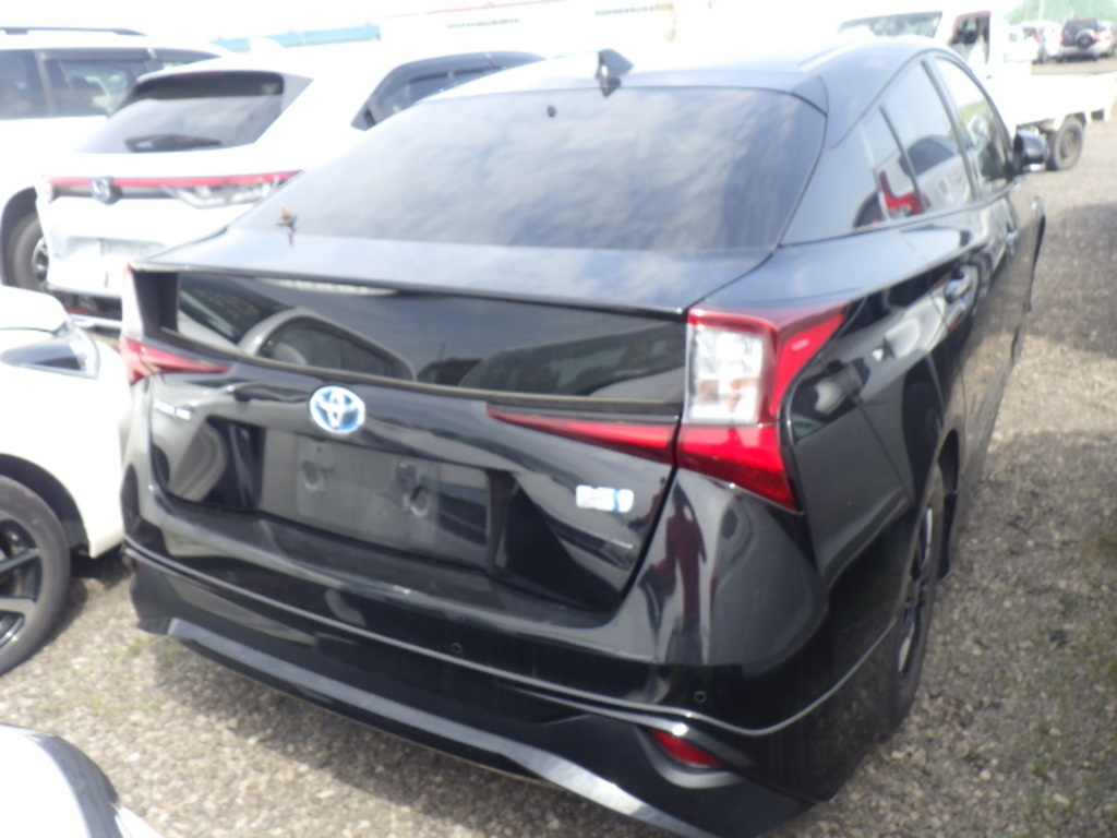 Toyota Prius S Touring Selection Black #3