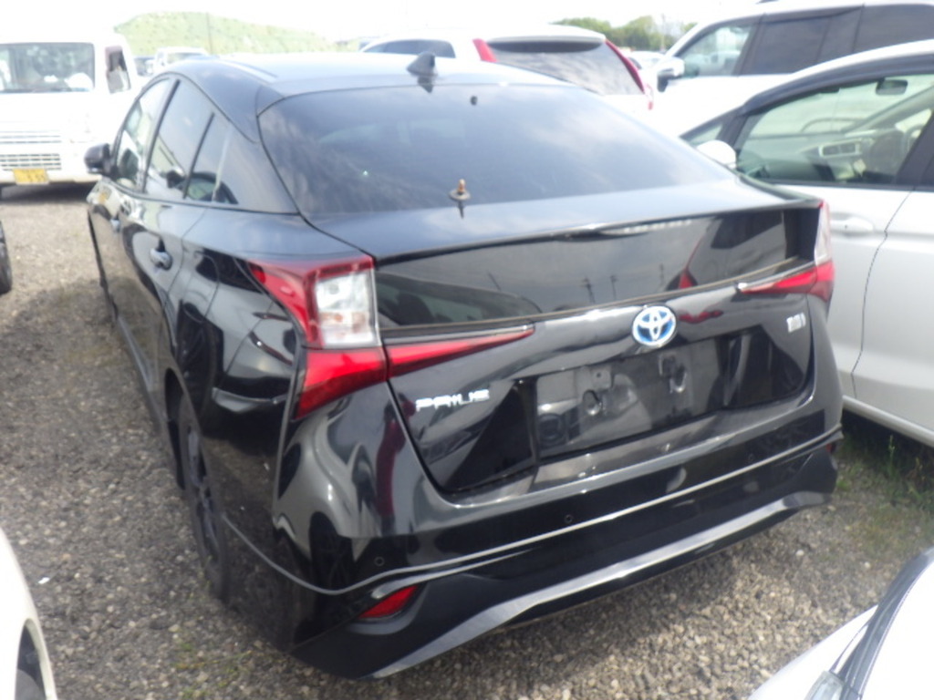 Toyota Prius S Touring Selection Black #4
