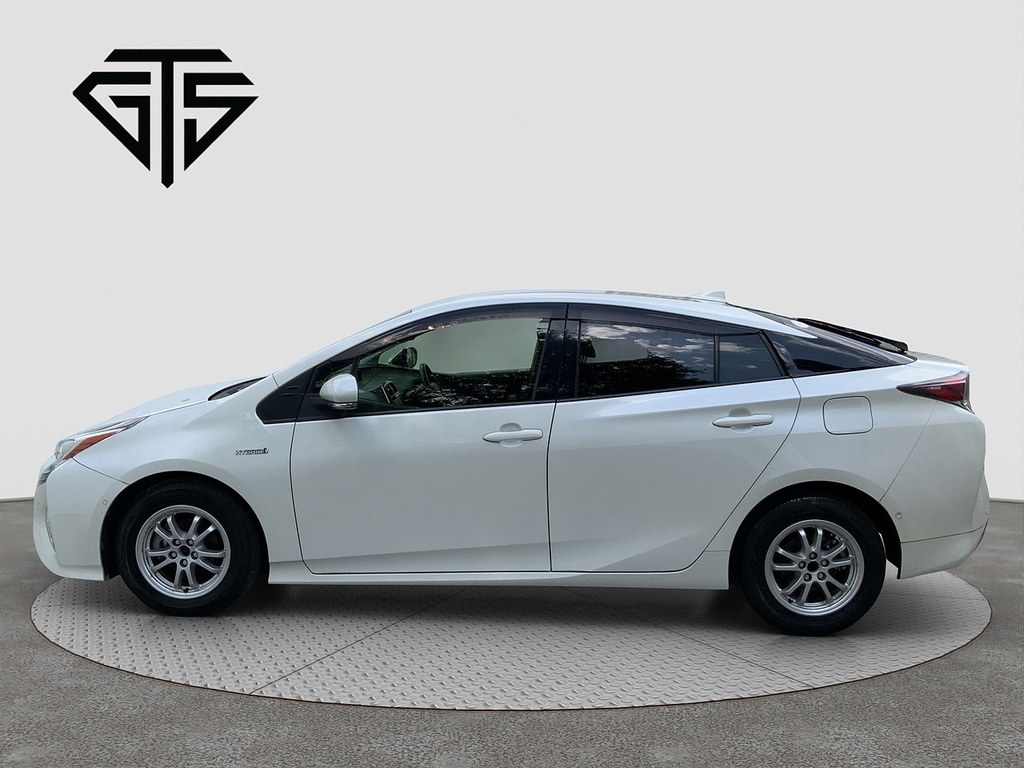 Toyota Prius S Safetyplus #6