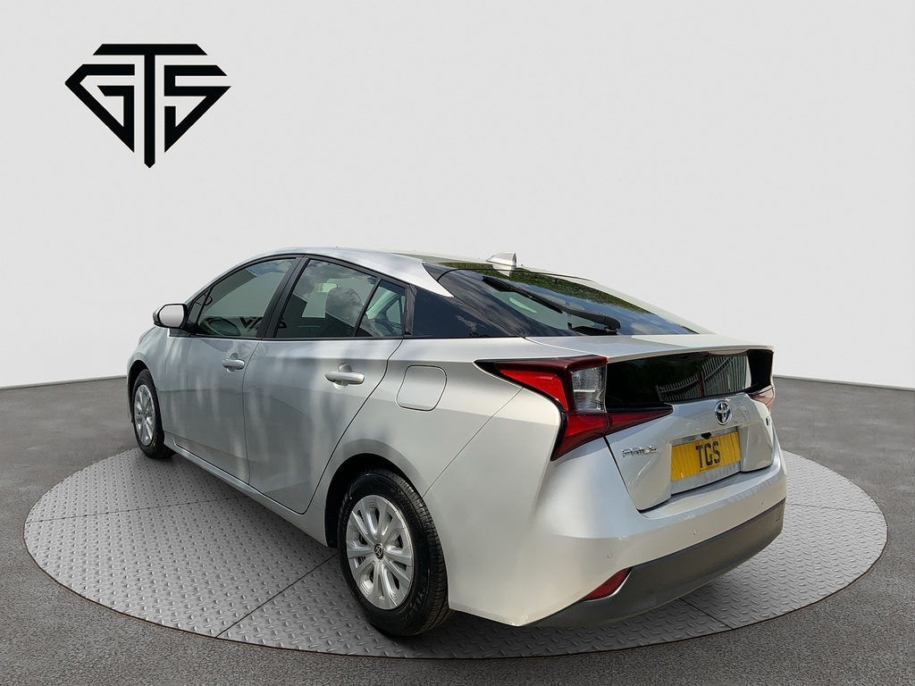 Toyota Prius S Silver #5