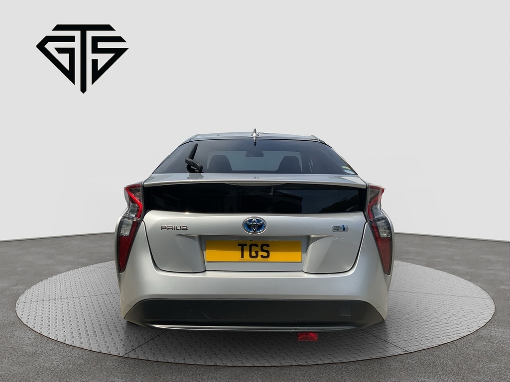 Toyota Prius S Silver #4